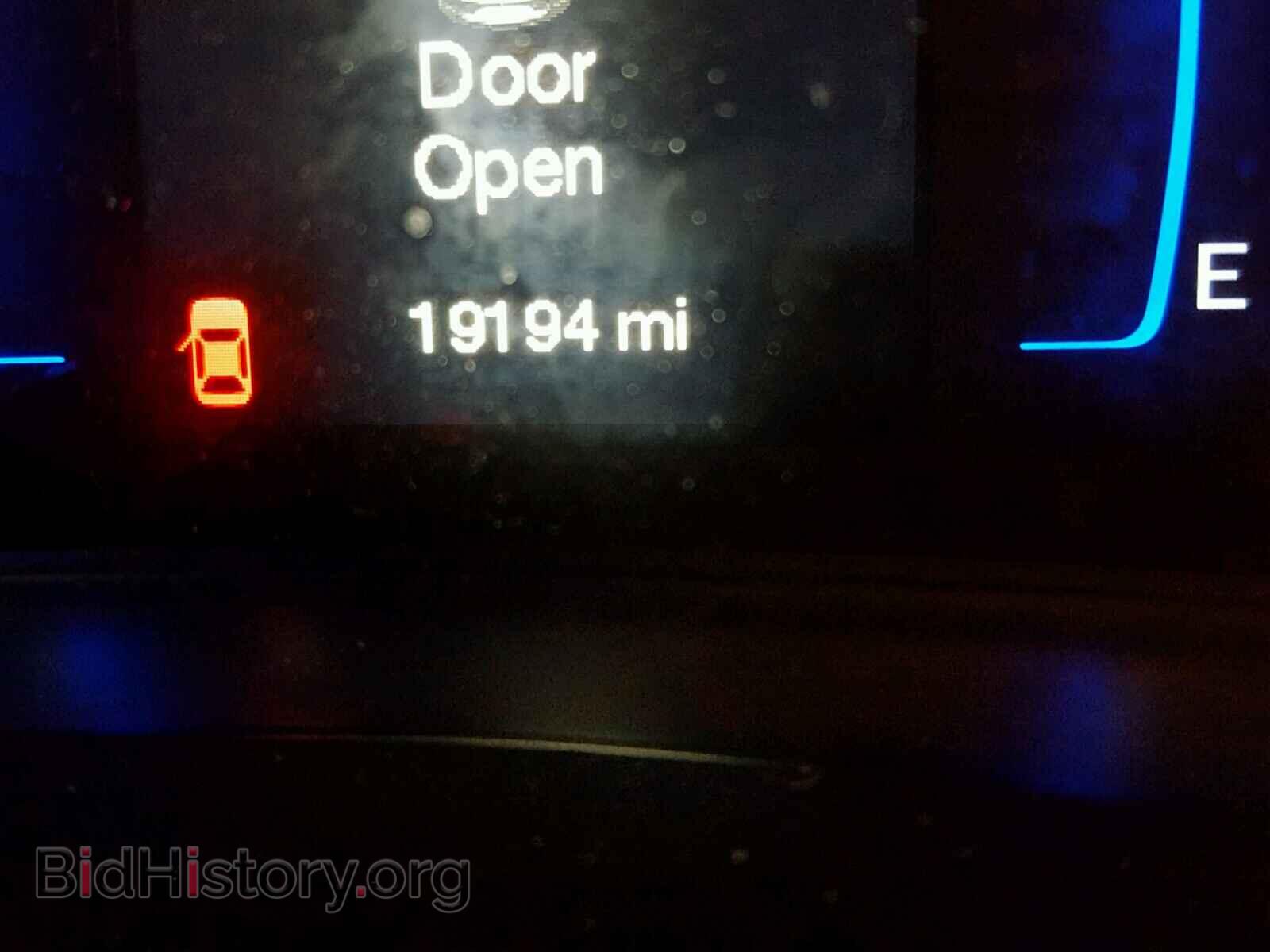 2015 CHRYSLER 200 - VIN: 1C3CCCBBXFN717574 - Photo 8