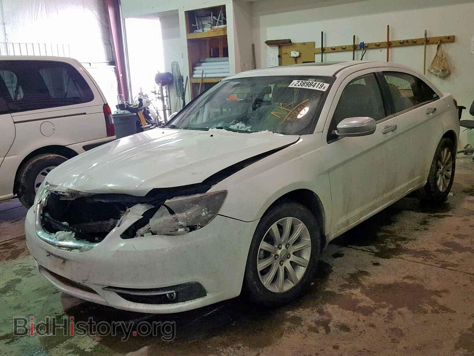 2013 CHRYSLER 200 - VIN: 1C3CCBCG7DN614954 - Фото 2