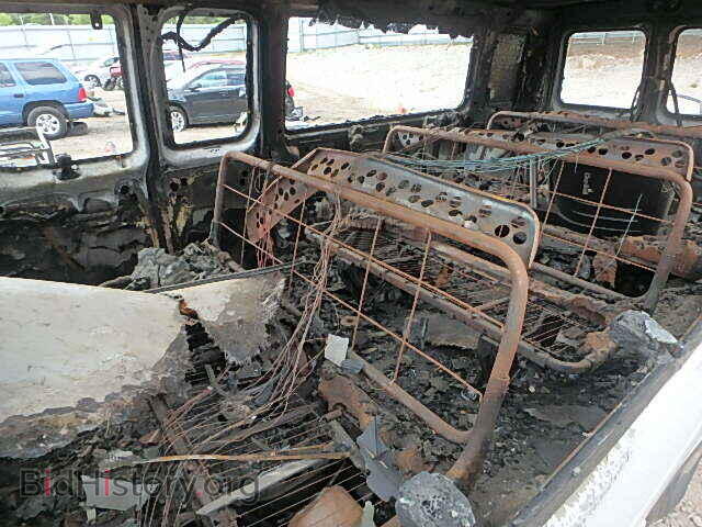 2001 FORD ECONOLINE - VIN: 1FBSS31L91HB65100 - Photo 6