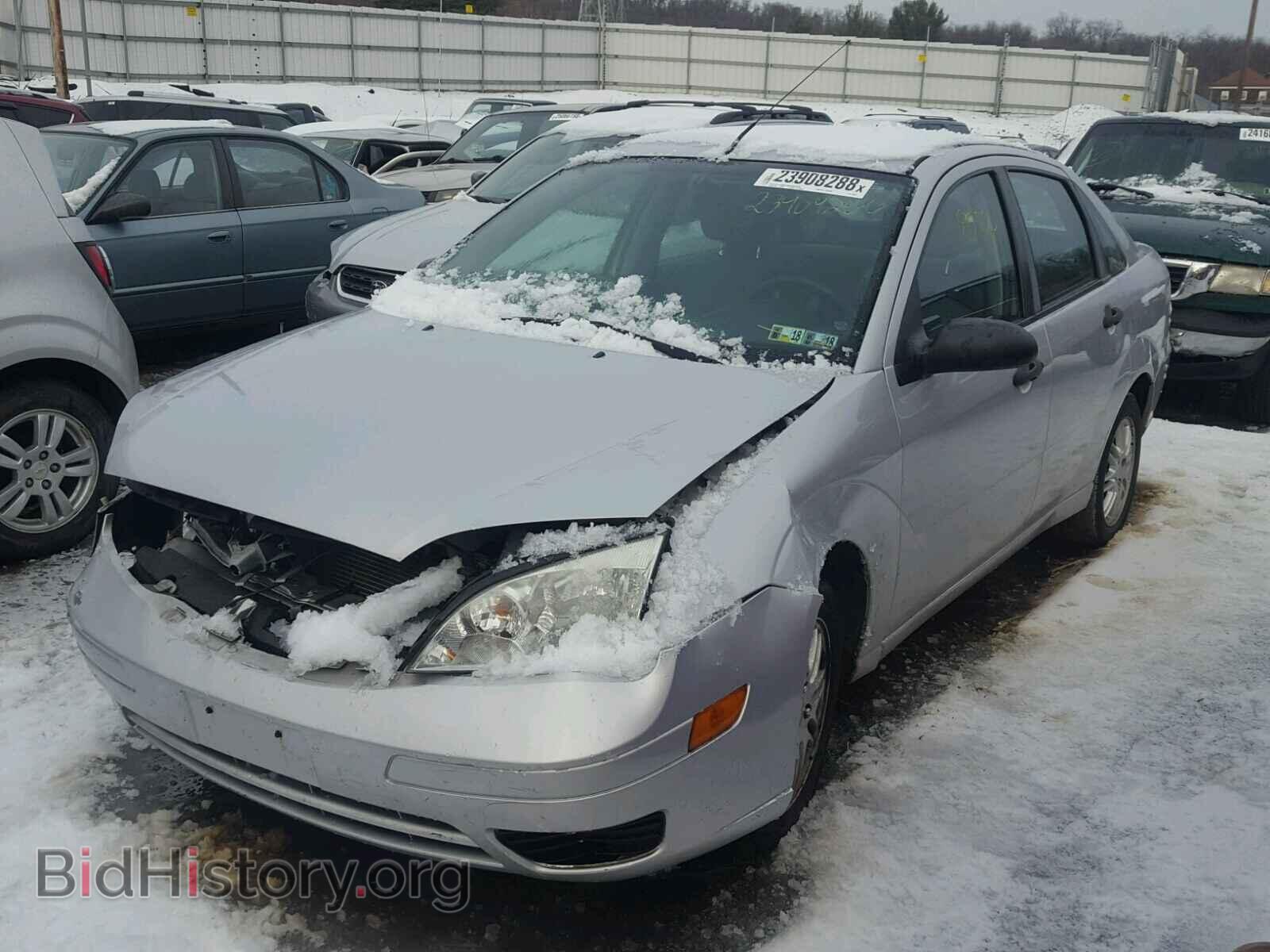 2007 FORD FOCUS - VIN: 1FAFP34N67W323981 - Photo 2