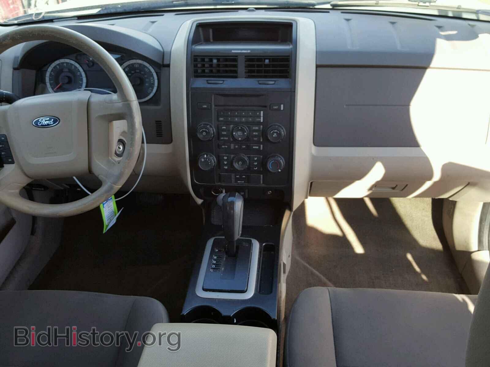 2011 FORD ESCAPE - VIN: 1FMCU0C73BKC65749 - Фото 9