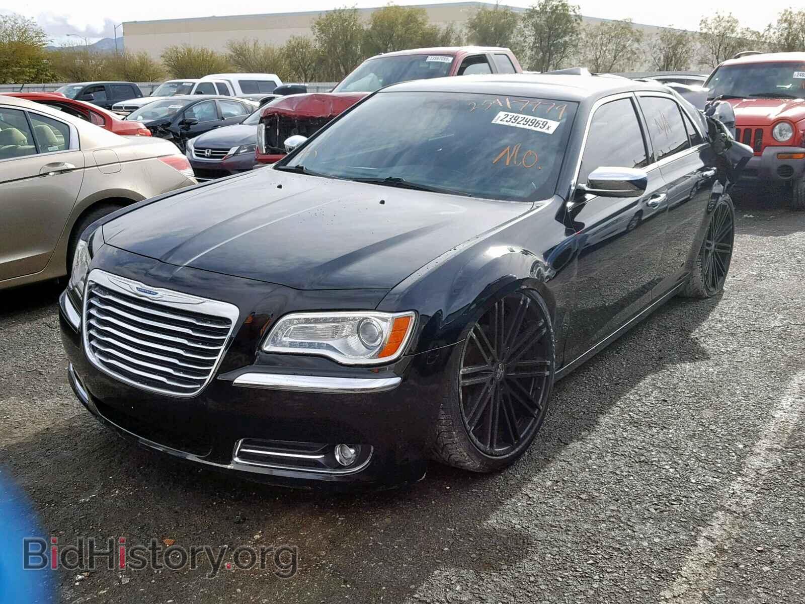 2013 CHRYSLER 300 - VIN: 2C3CCAEG2DH606048 - Фото 2