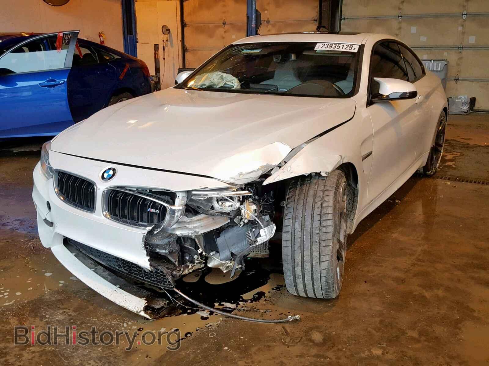2015 BMW M4 - VIN: WBS3R9C59FK332345 - Фото 2
