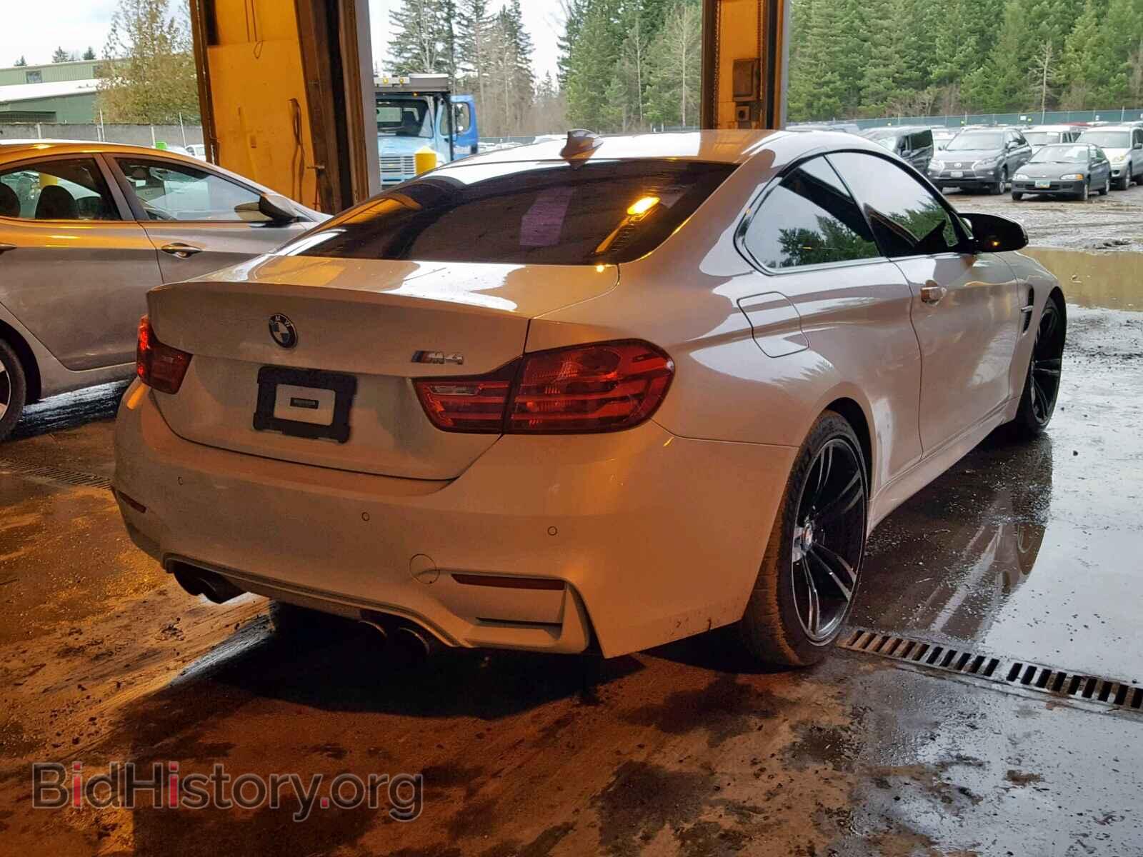 2015 BMW M4 - VIN: WBS3R9C59FK332345 - Фото 4