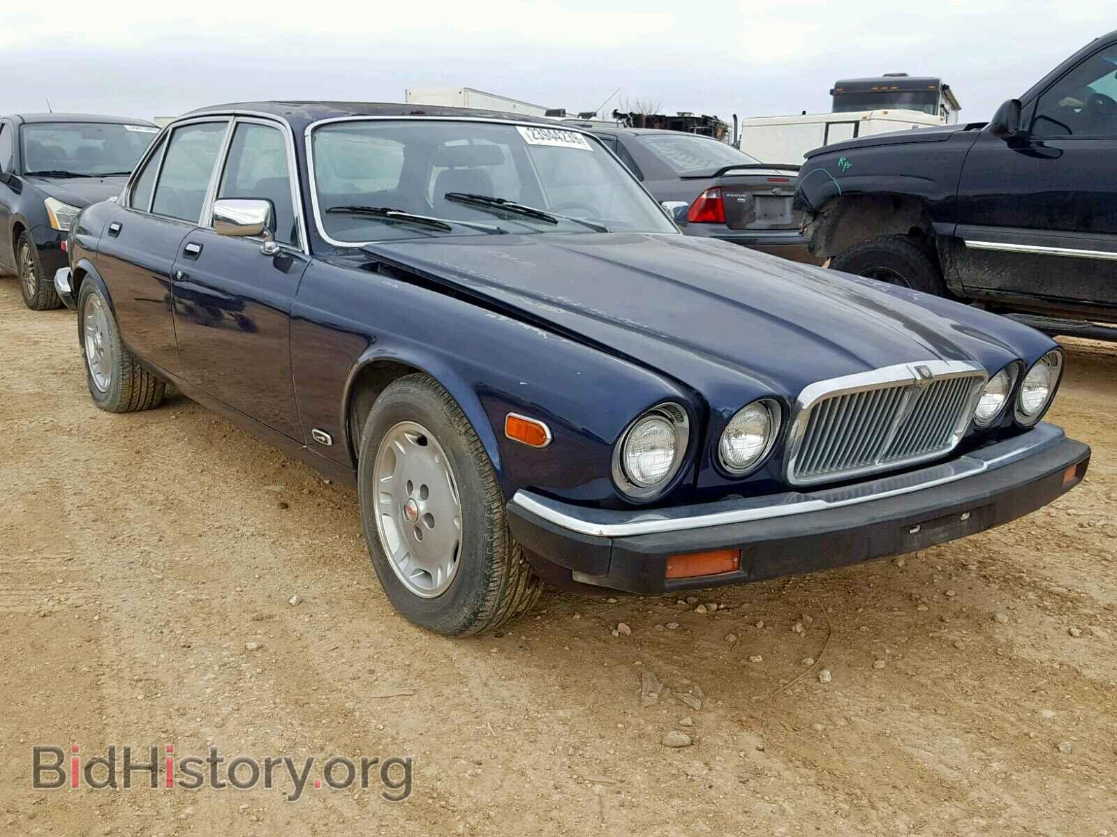 Photo SAJAV1341DC361706 - JAGUAR XJ6 1983