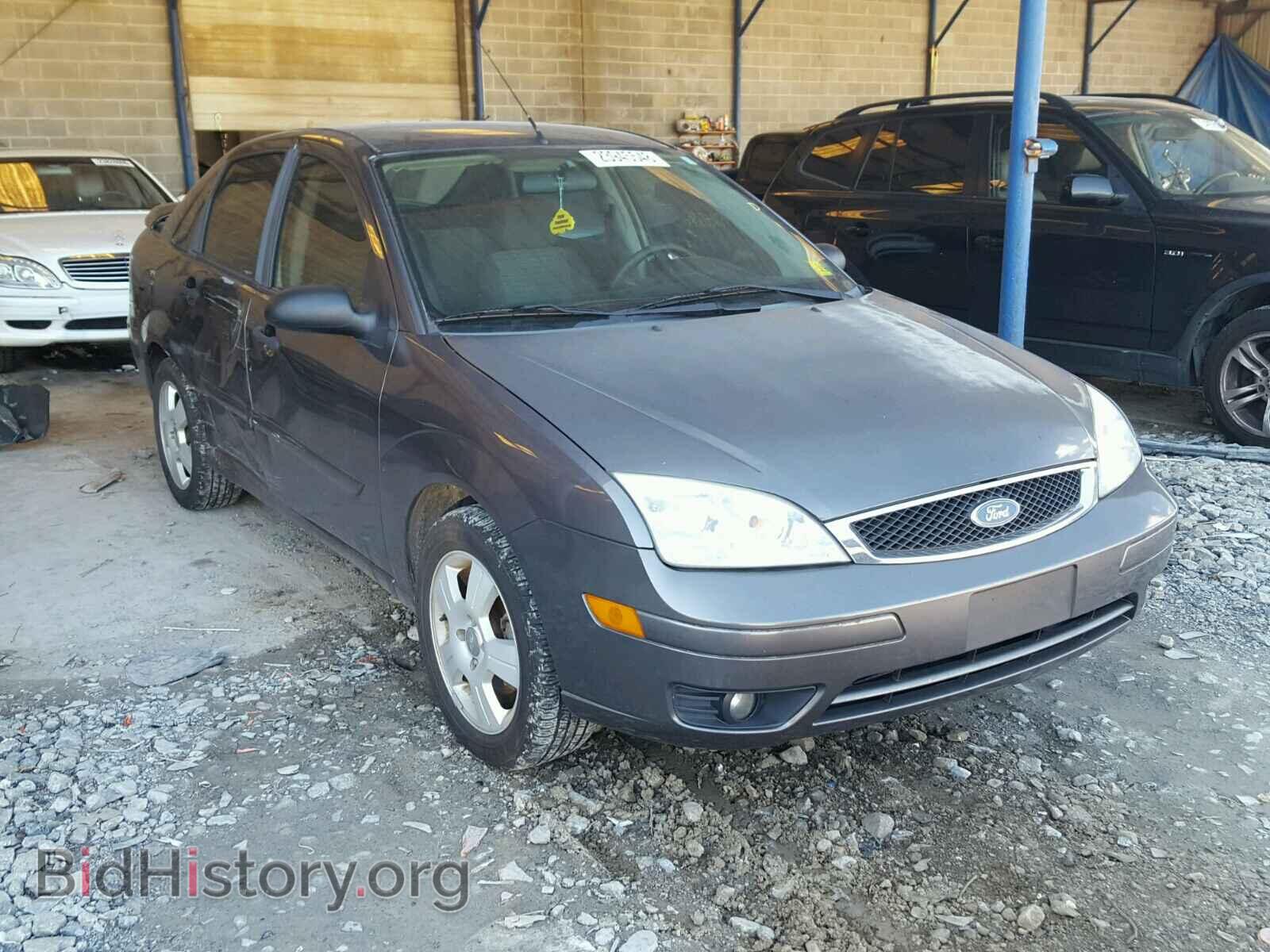 Photo 1FAHP34NX7W213105 - FORD FOCUS 2007