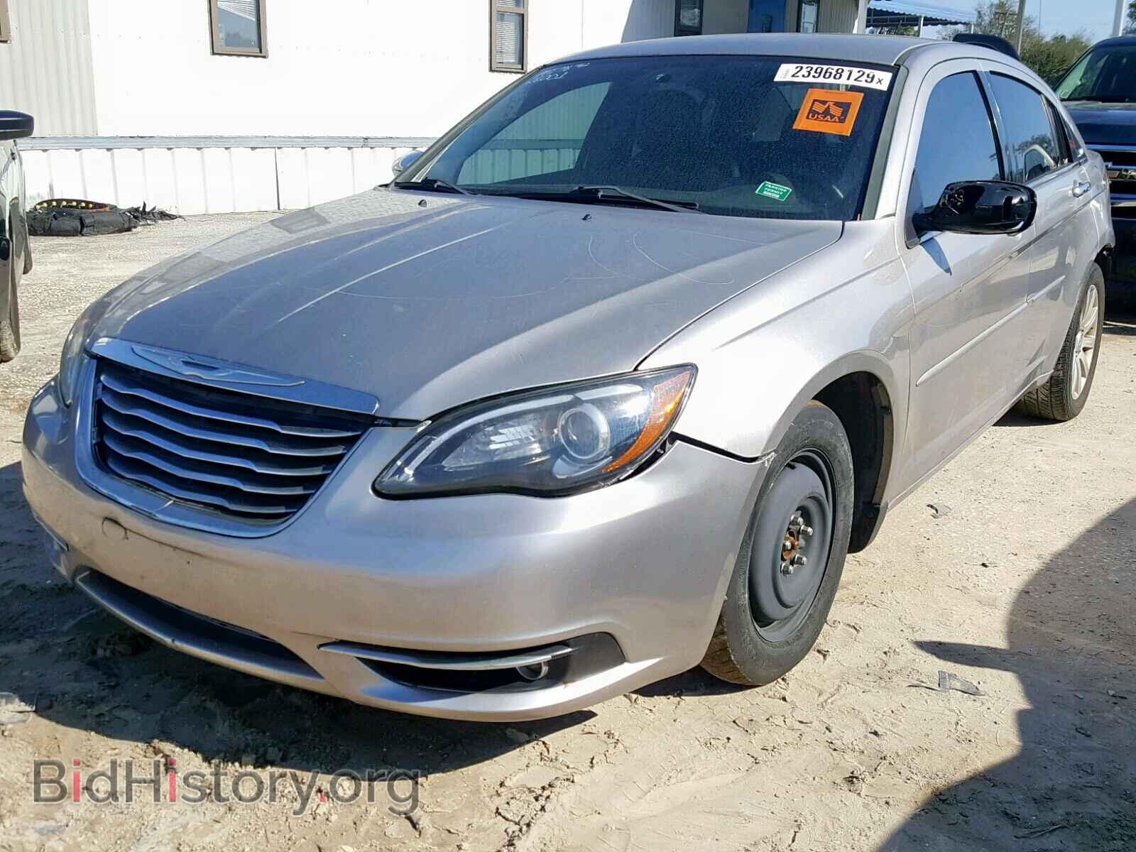 2013 CHRYSLER 200 - VIN: 1C3CCBCG1DN586598 - Фото 2