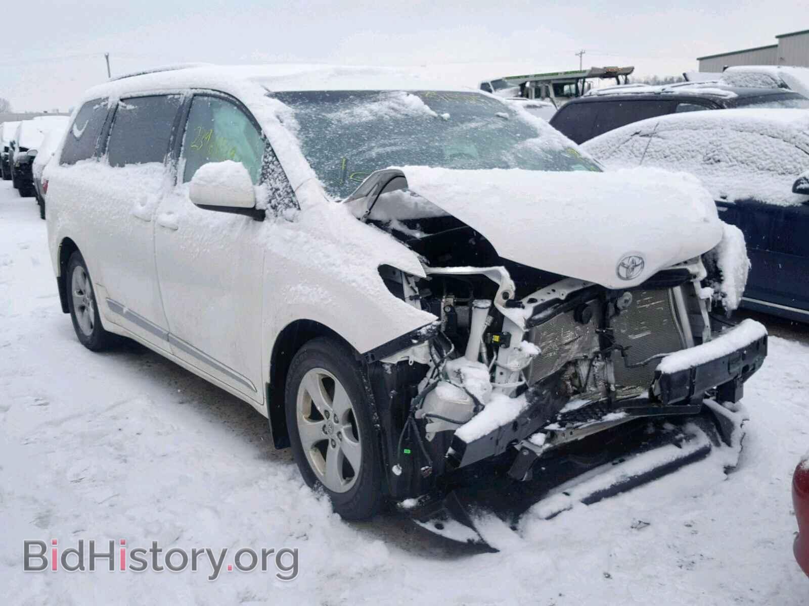 Фотография 5TDKK3DC7FS681109 - TOYOTA SIENNA LE 2015