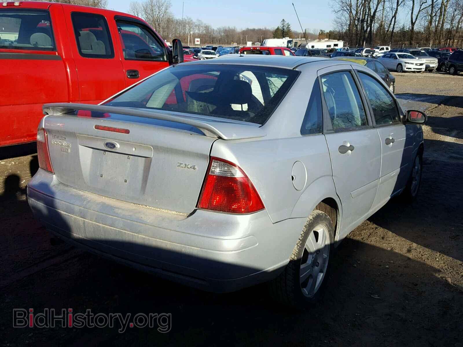 2006 FORD FOCUS - VIN: 1FAHP34N16W243947 - Фото 4