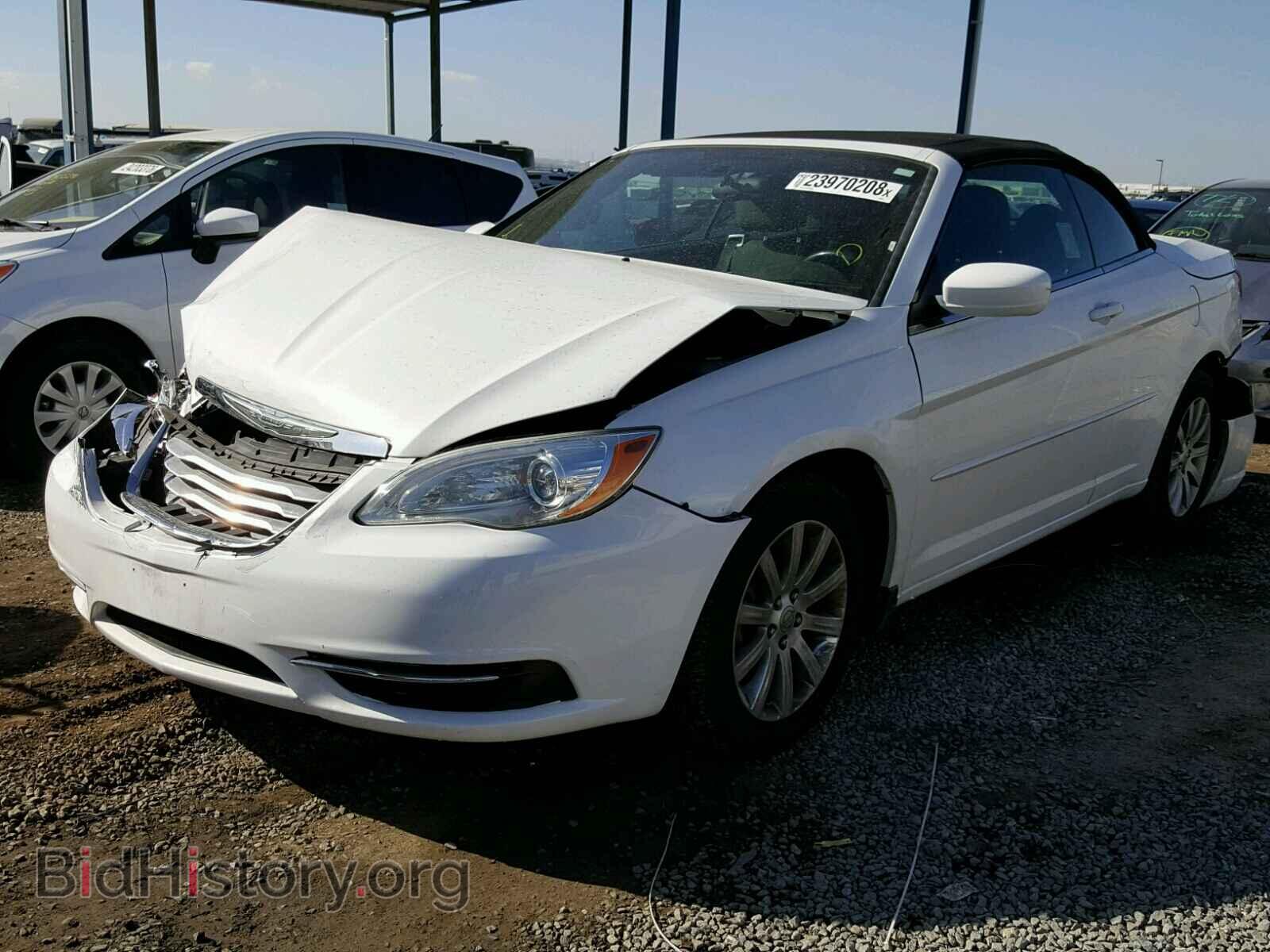 2011 CHRYSLER 200 - VIN: 1C3BC2EG4BN585564 - Фото 2
