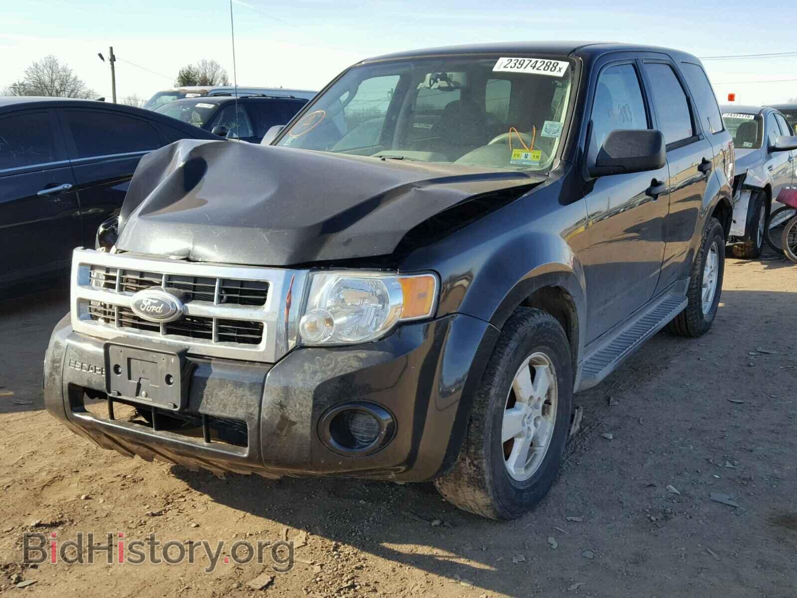 2011 FORD ESCAPE - VIN: 1FMCU9C73BKA51137 - Фото 2