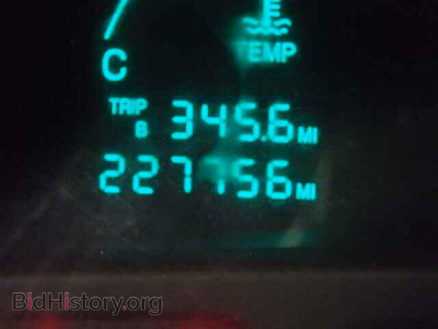 2002 CADILLAC DEVILLE - VIN: 1G6KD54Y32U120898 - Фото 8