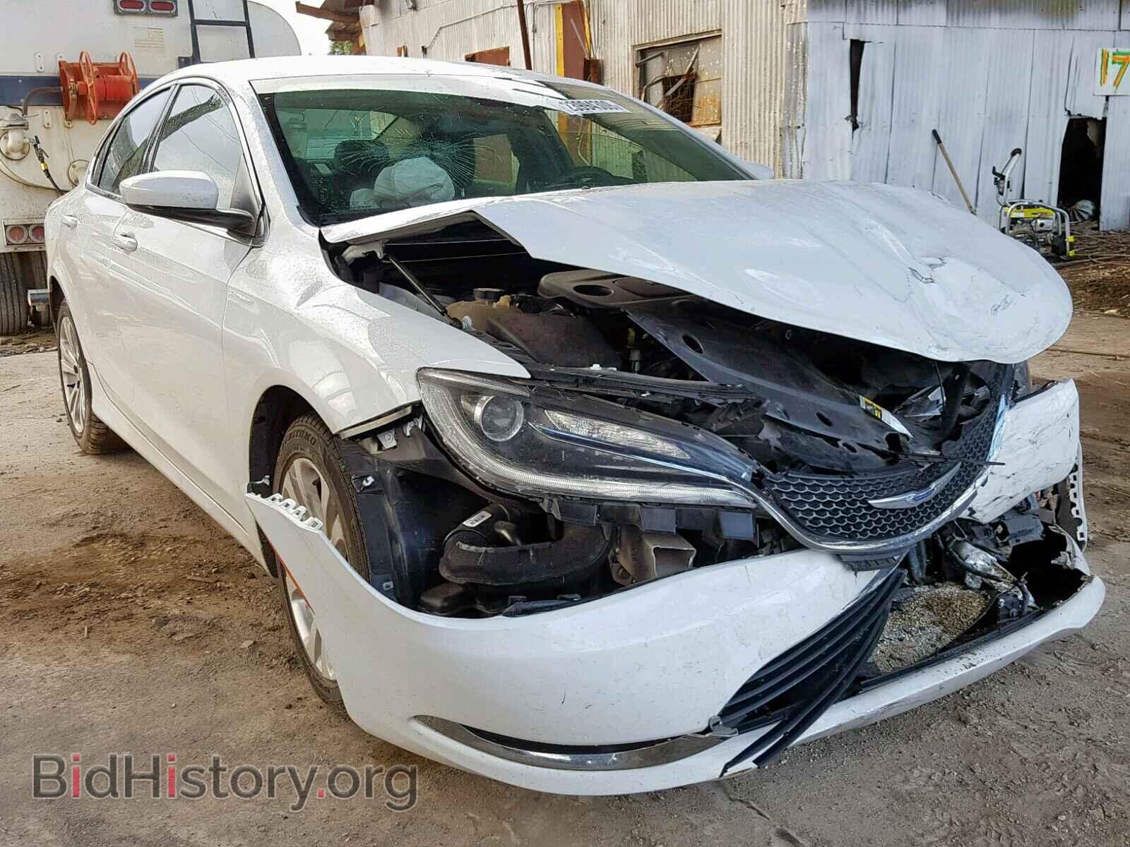 Photo  - CHRYSLER 200 2015