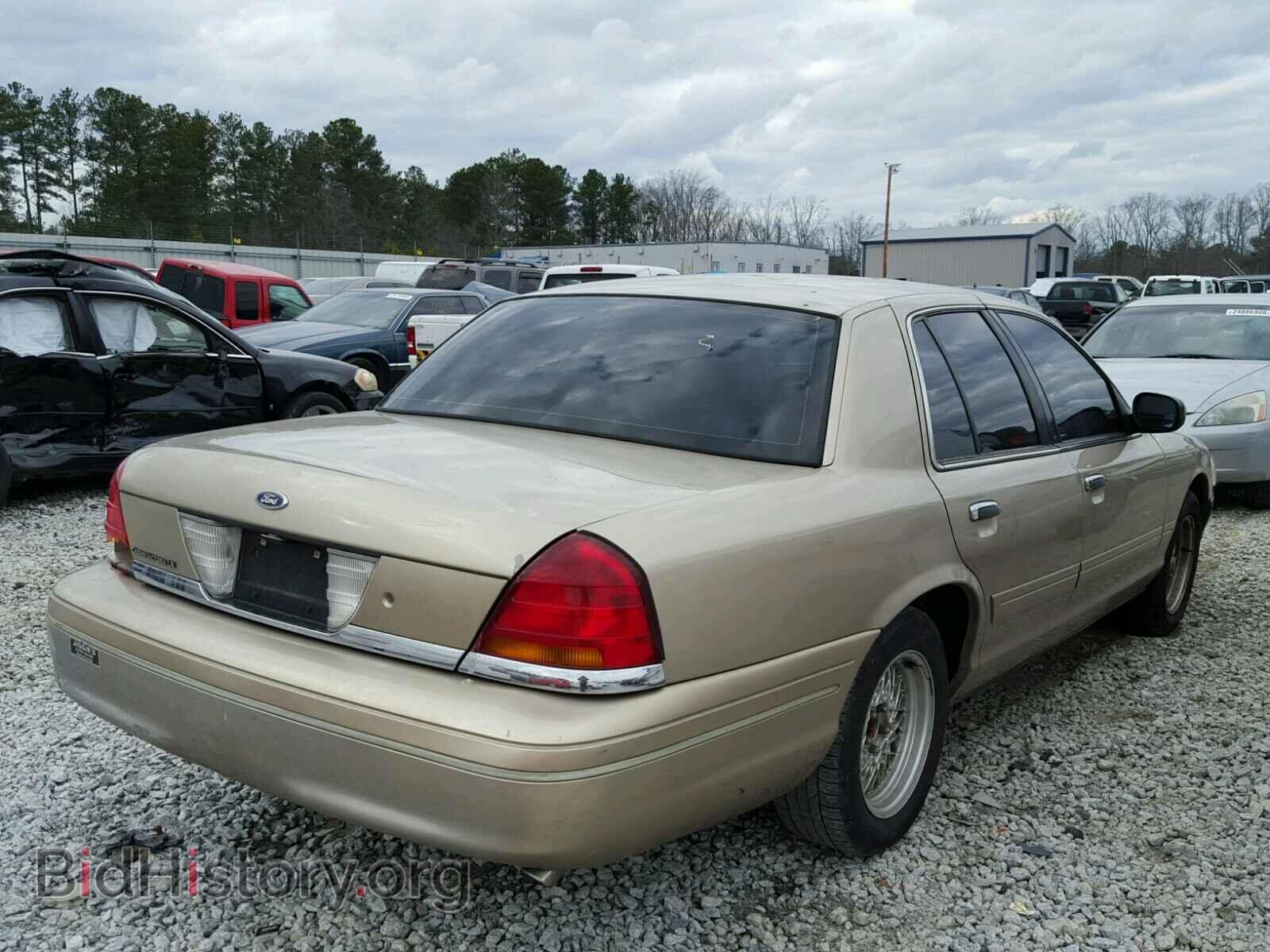 2000 FORD CROWN VIC - VIN: 2FAFP74W0YX215314 - Фото 4