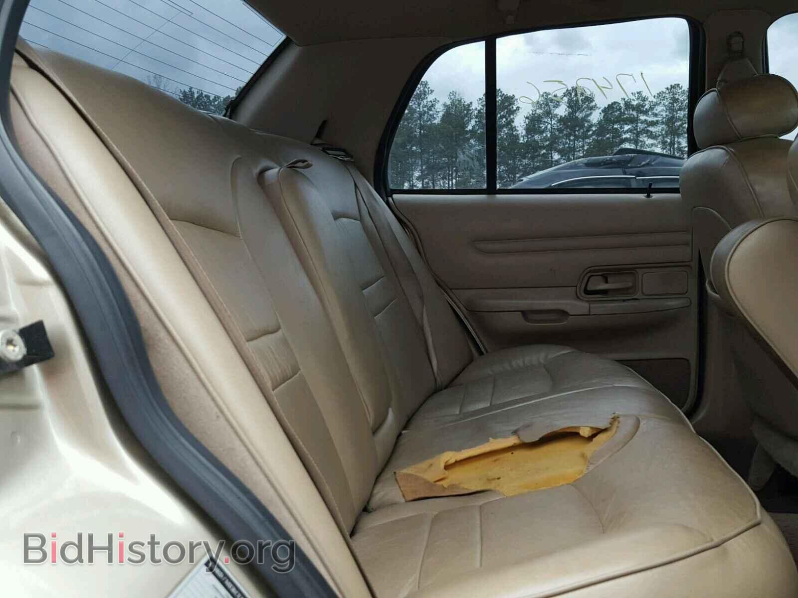 2000 FORD CROWN VIC - VIN: 2FAFP74W0YX215314 - Фото 6