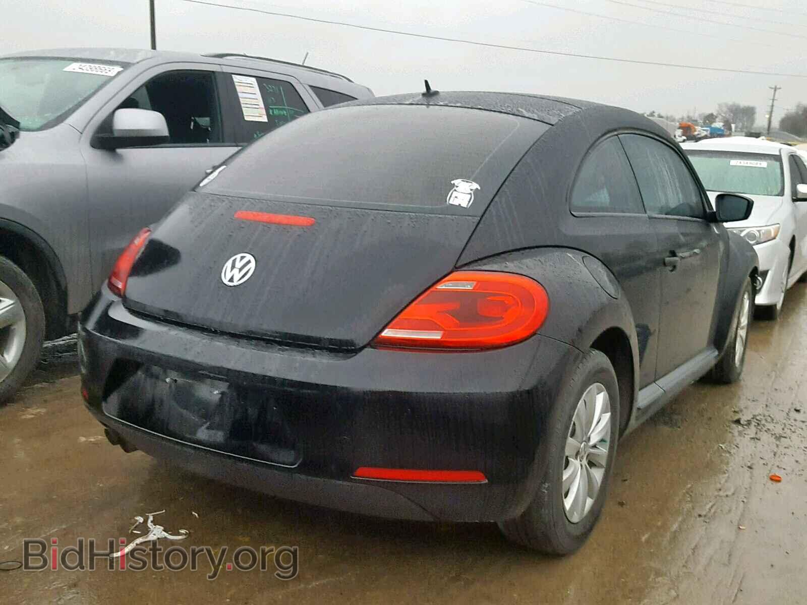 2013 VOLKSWAGEN BEETLE - VIN: 3VWFP7AT9DM630896 - Фото 4