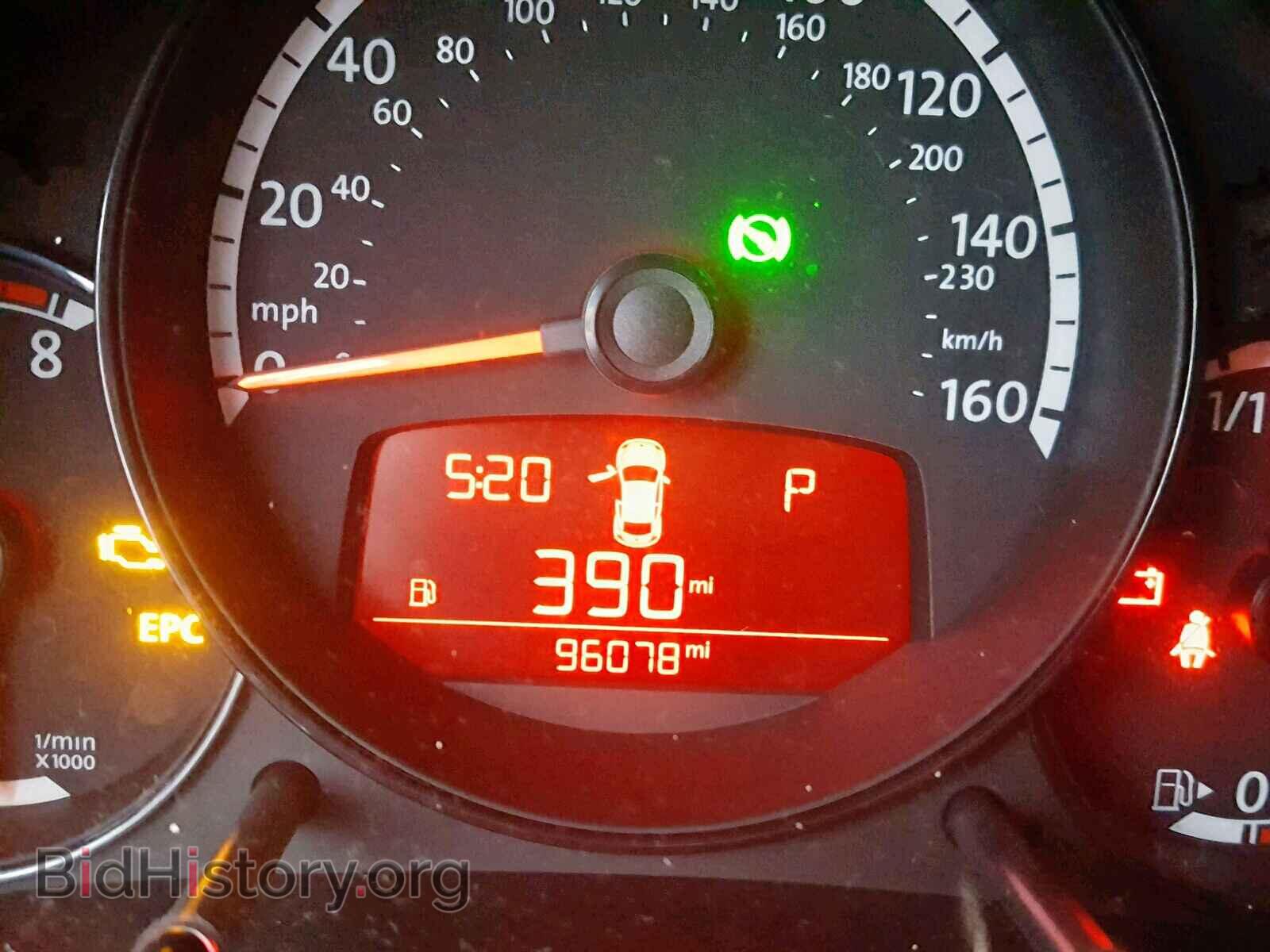 2013 VOLKSWAGEN BEETLE - VIN: 3VWFP7AT9DM630896 - Фото 8