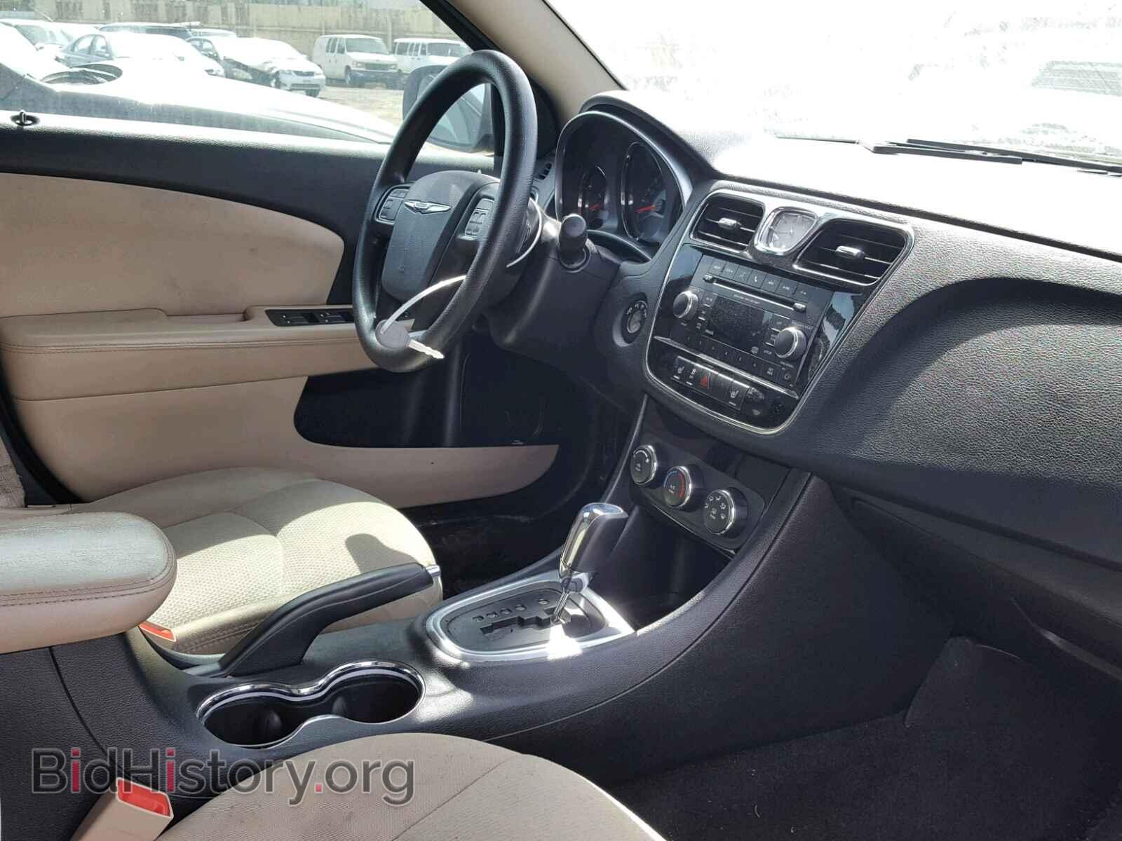 2012 CHRYSLER 200 - VIN: 1C3CCBAG4CN256469 - Фото 5