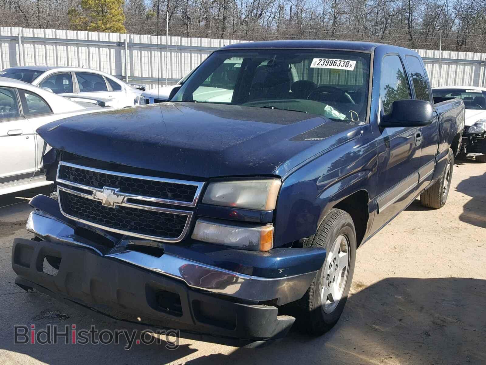 2006 CHEVROLET SILVERADO - VIN: 2GCEC19V761112471 - Фото 2