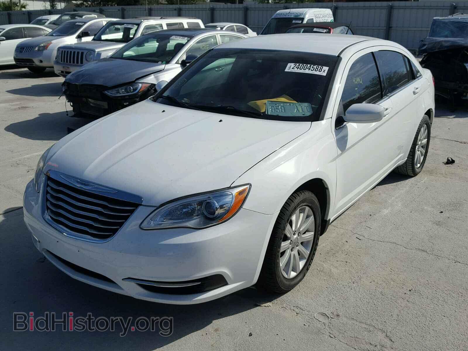 2013 CHRYSLER 200 - VIN: 1C3CCBBB0DN693888 - Фото 2