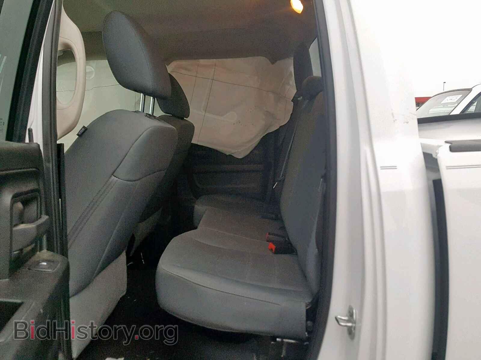 2018 RAM 1500 ST - VIN: 1C6RR6FG0JS211331 - Фото 6