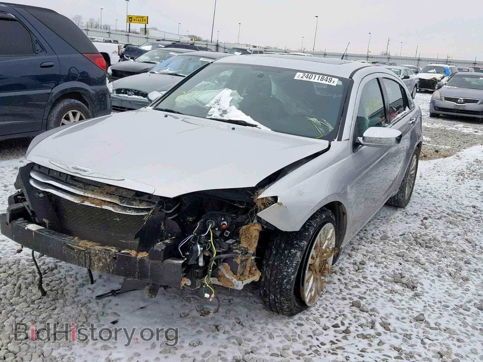 2011 CHRYSLER 200 - VIN: 1C3BC2FB3BN527206 - Фото 2
