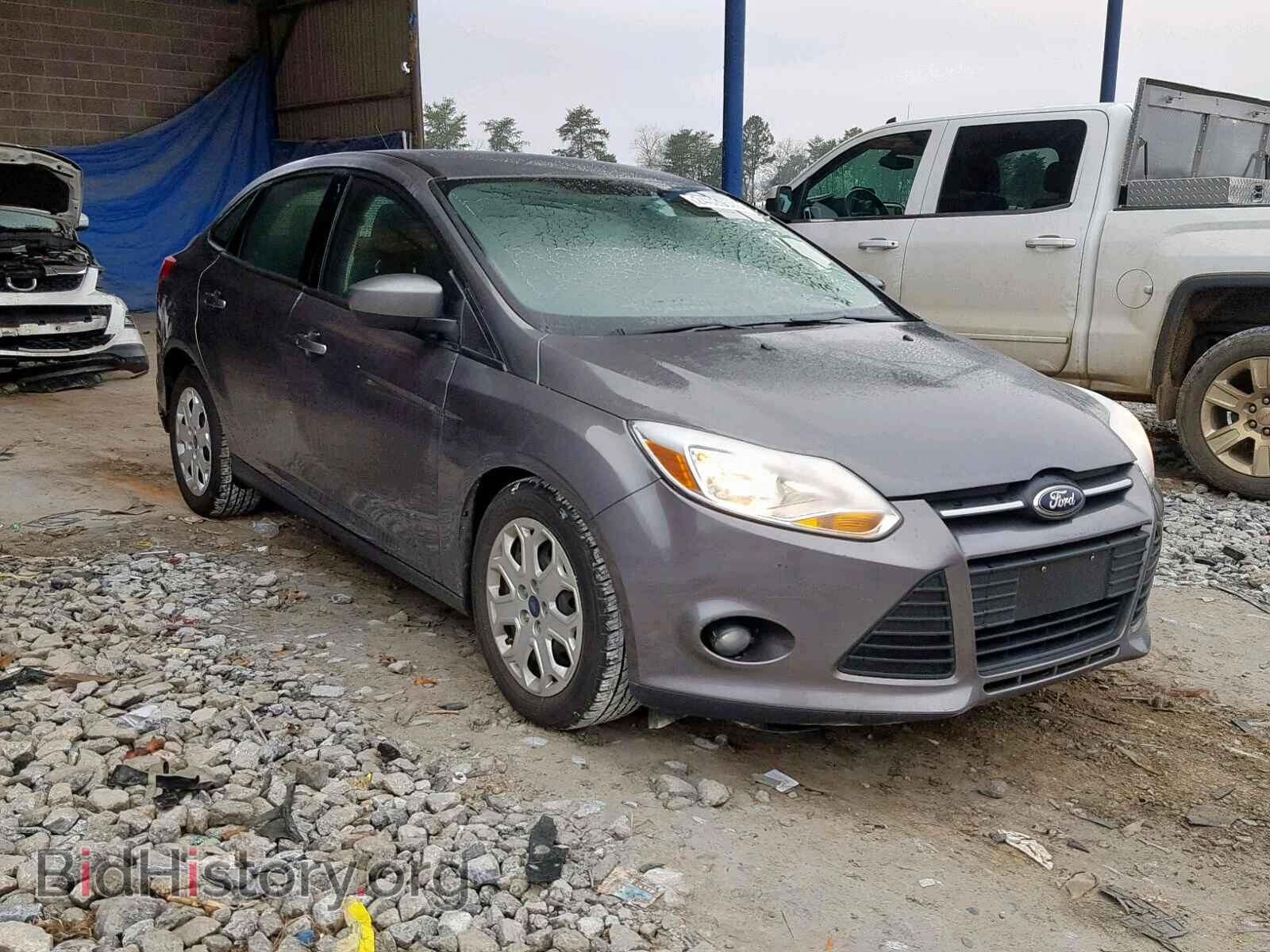 Photo 1FAHP3F26CL369835 - FORD FOCUS 2012