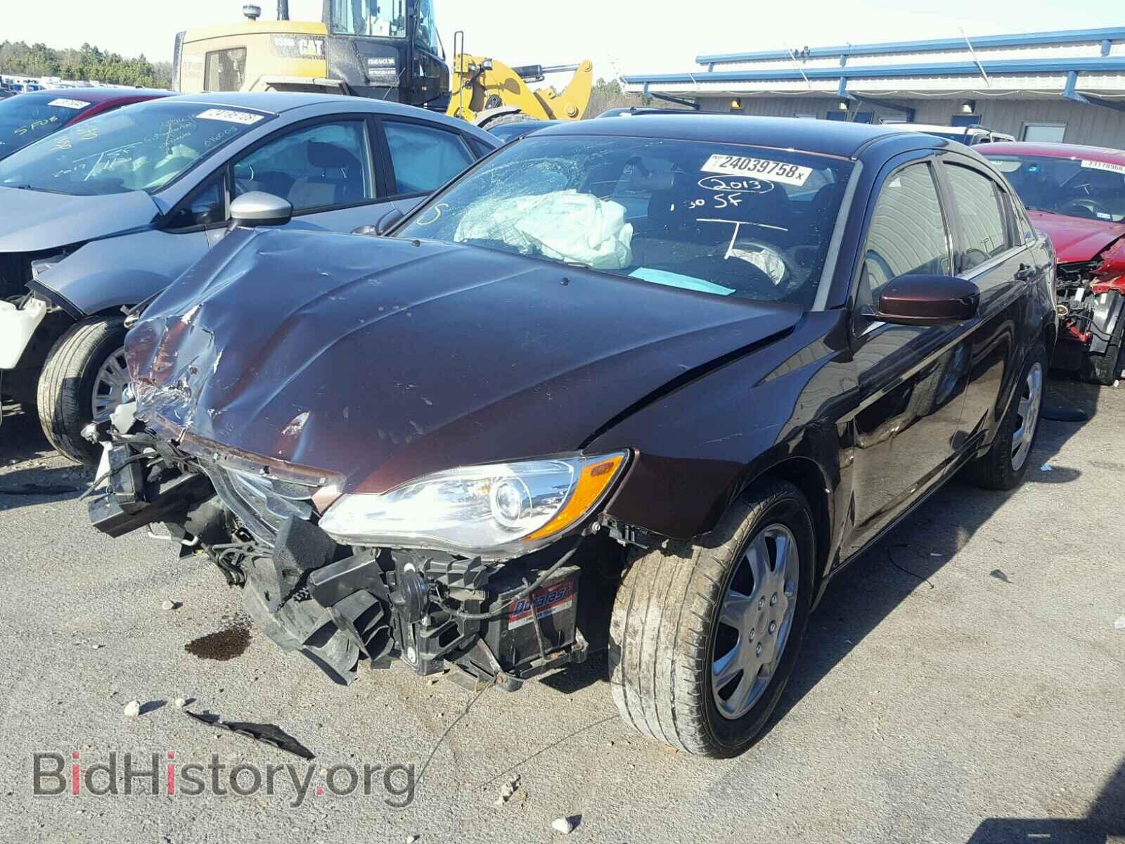 2013 CHRYSLER 200 - VIN: 1C3CCBAB3DN761117 - Фото 2
