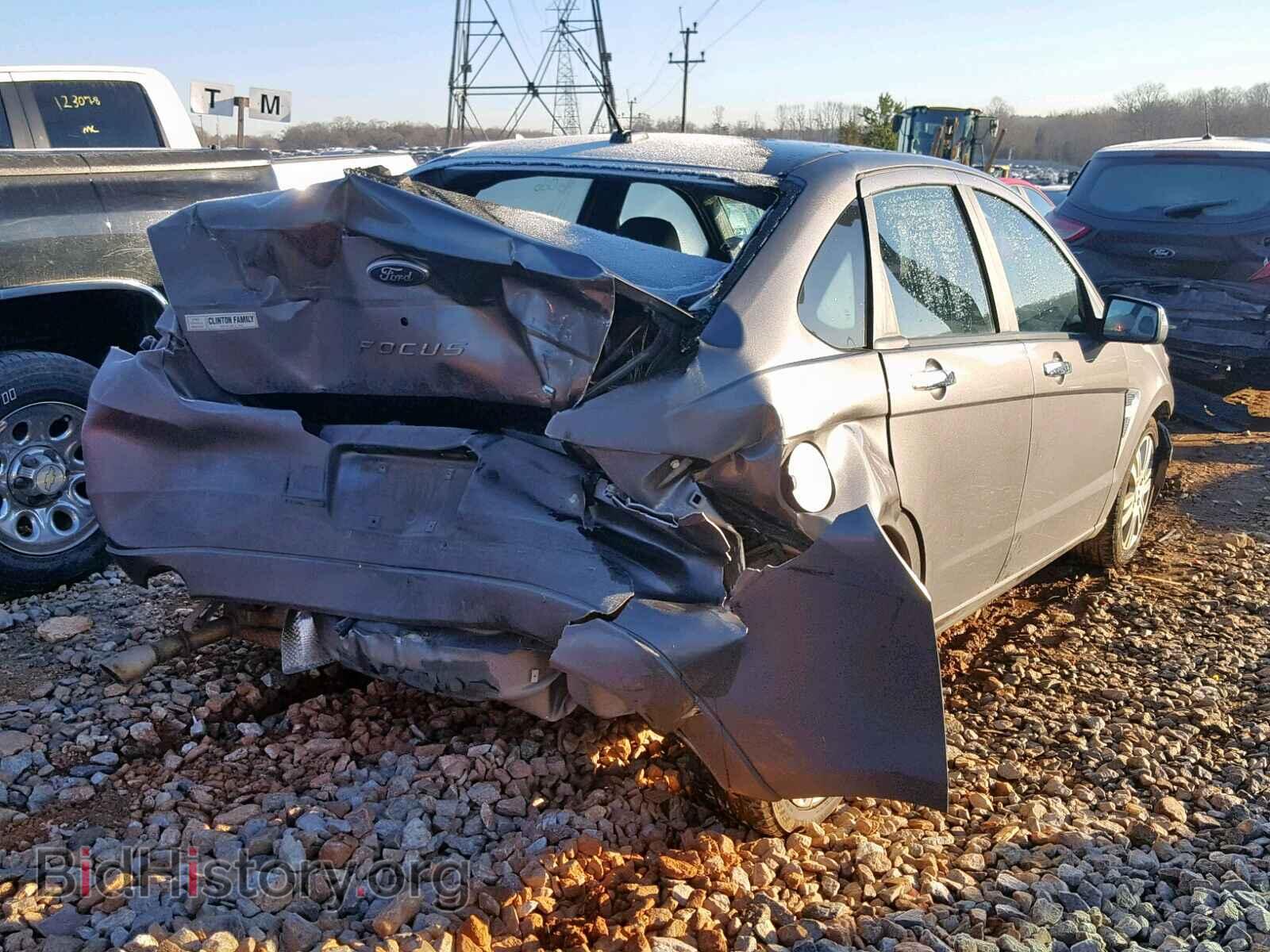 2009 FORD FOCUS - VIN: 1FAHP37N49W190824 - Photo 4