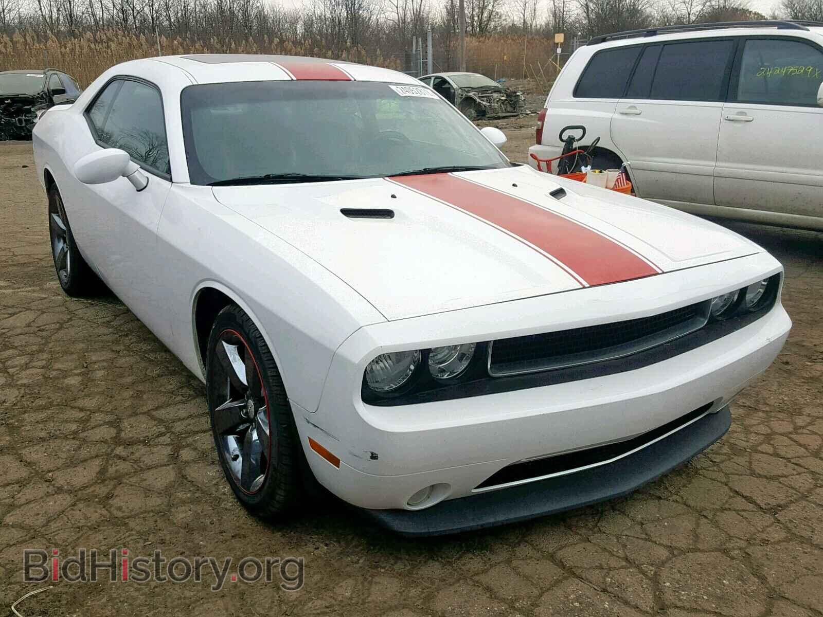 Photo  - DODGE CHALLENGER 2013