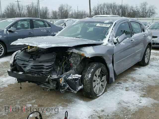 2013 CHRYSLER 200 - VIN: 1C3CCBAB8DN568672 - Фото 2