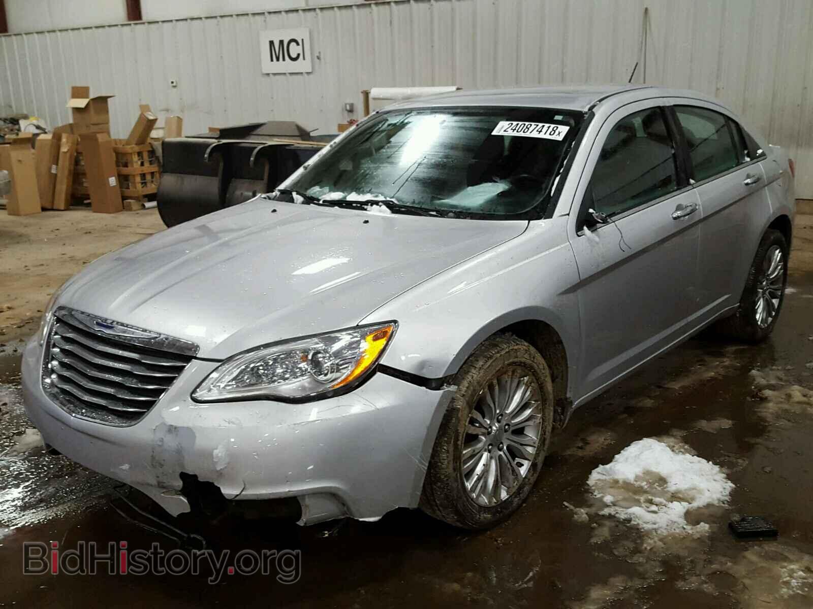 2012 CHRYSLER 200 - VIN: 1C3CCBCB5CN306233 - Фото 2