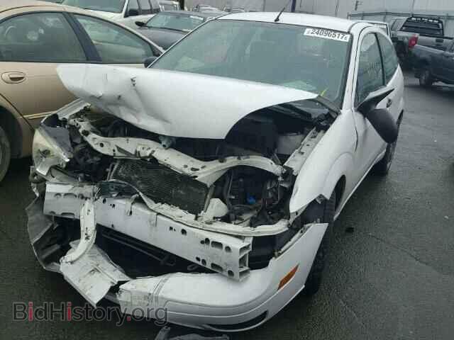 2005 FORD FOCUS - VIN: 3FAFP31N25R155129 - Photo 2