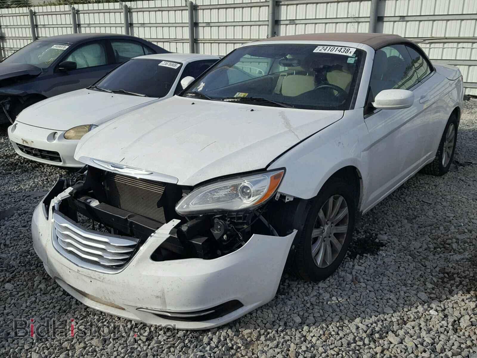 2011 CHRYSLER 200 - VIN: 1C3BC2EB8BN604220 - Фото 2