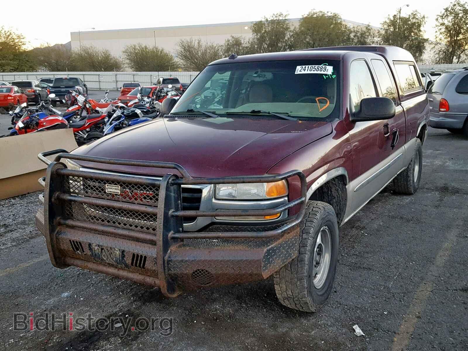 2003 GMC NEW SIERRA - VIN: 2GTEK19T731189936 - Фото 2