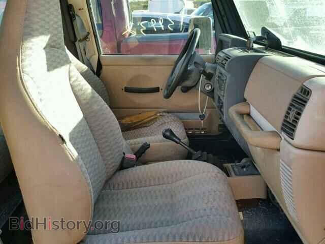 2000 JEEP WRANGLER - VIN: 1J4FA29P4YP718330 - Photo 5