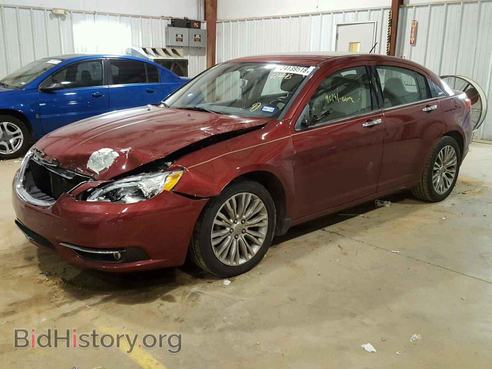 2013 CHRYSLER 200 - VIN: 1C3CCBCG3DN554445 - Фото 2