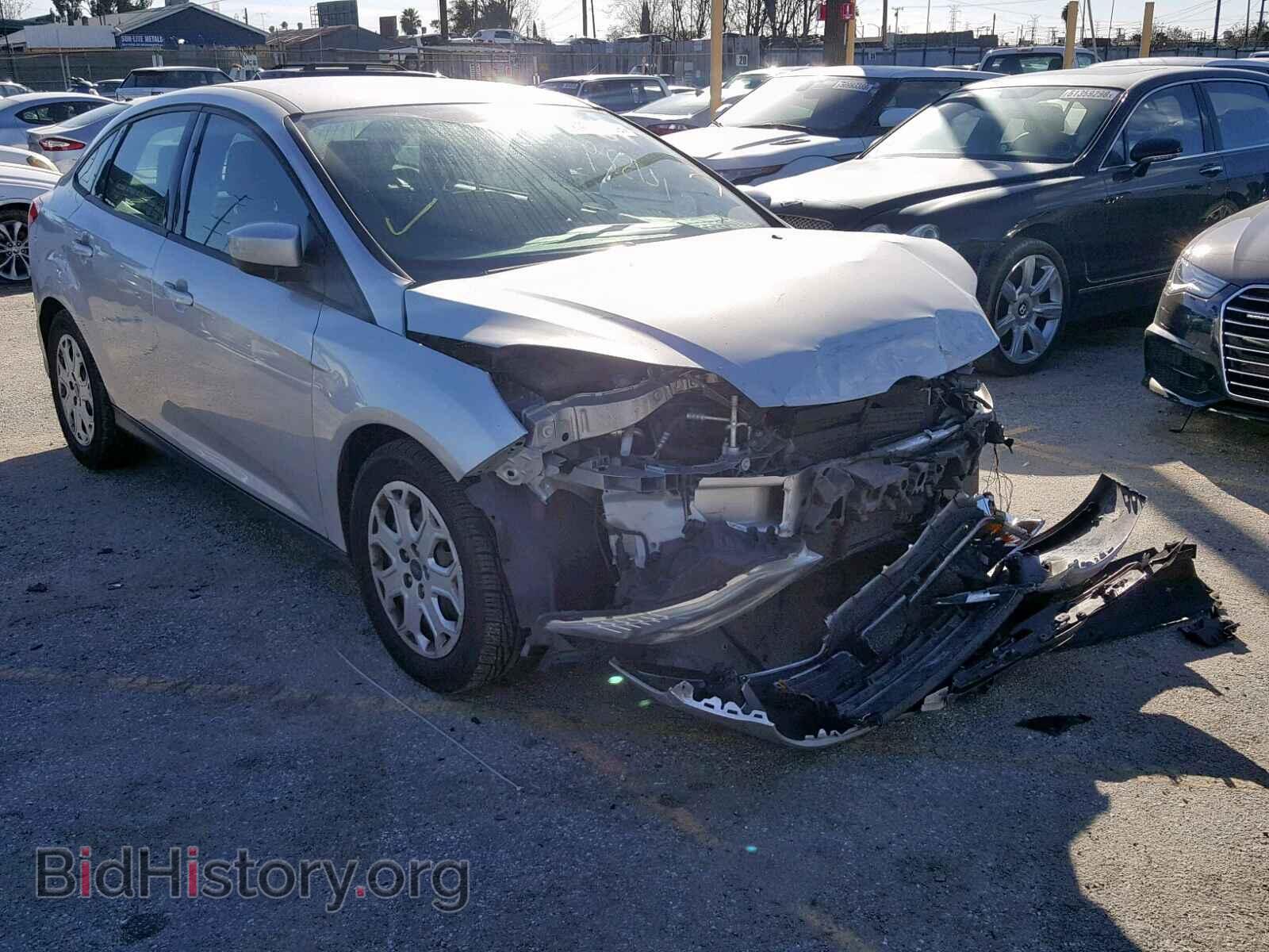 Photo 1FAHP3F29CL302842 - FORD FOCUS SE 2012