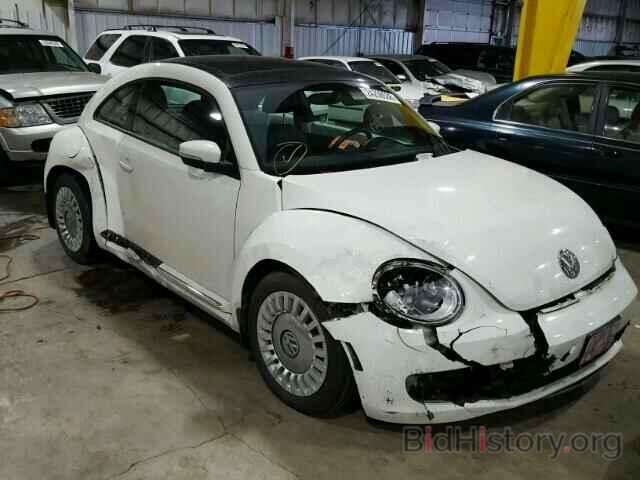 Photo 3VWJP7AT1DM675535 - VOLKSWAGEN BEETLE 2013