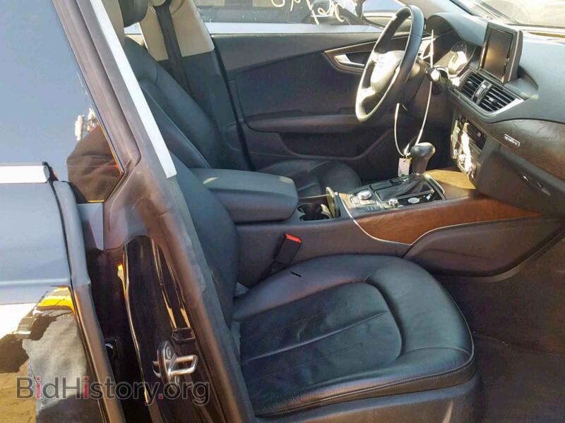 2012 Audi A7 (VIN WAUYGAFC6CN172074) — фото 5 из 10