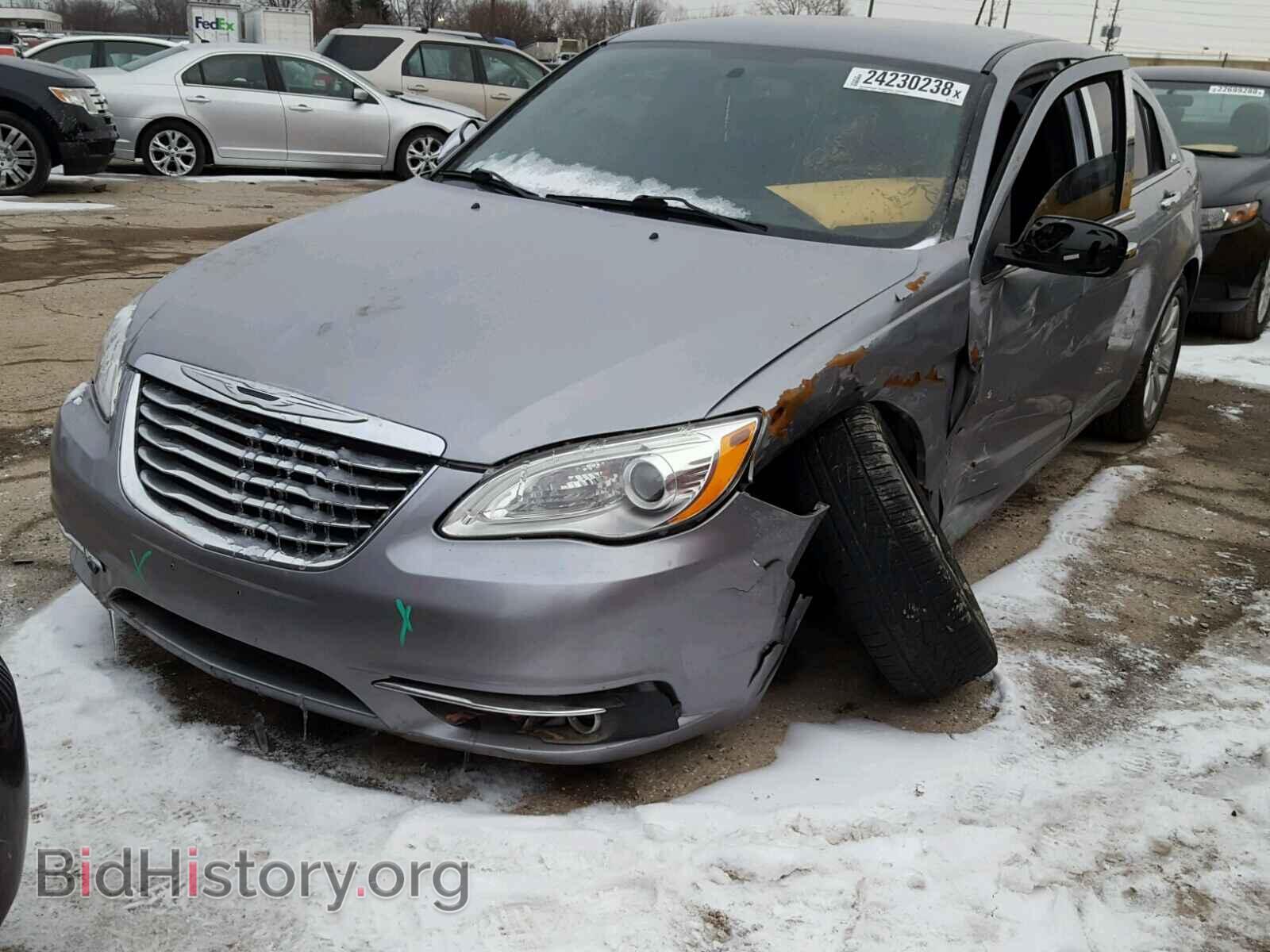 2013 CHRYSLER 200 - VIN: 1C3CCBCG3DN583251 - Фото 2