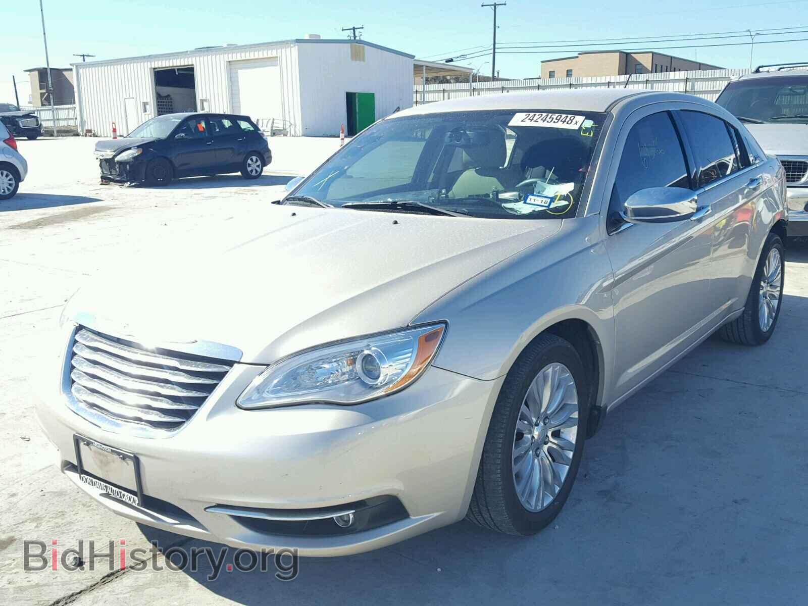 2013 CHRYSLER 200 - VIN: 1C3CCBCG8DN715775 - Фото 2
