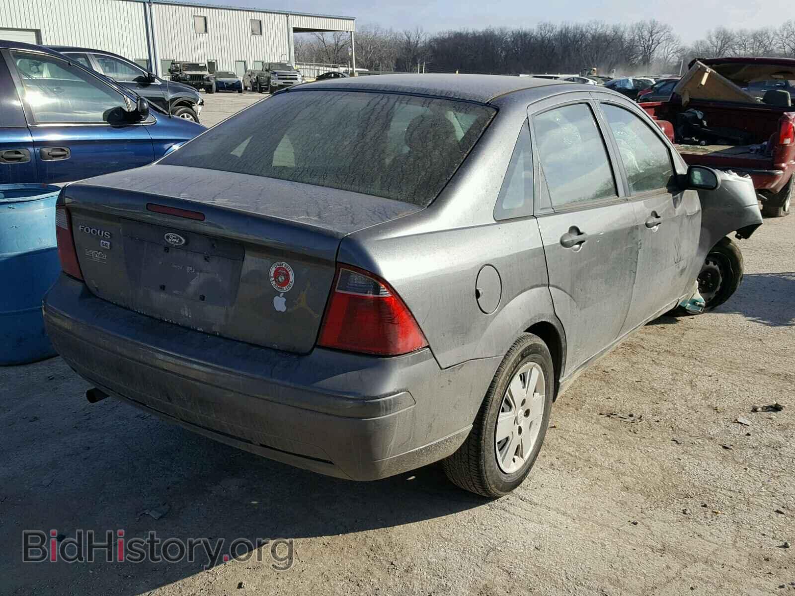 2007 FORD FOCUS - VIN: 1FAFP34N67W346113 - Photo 4