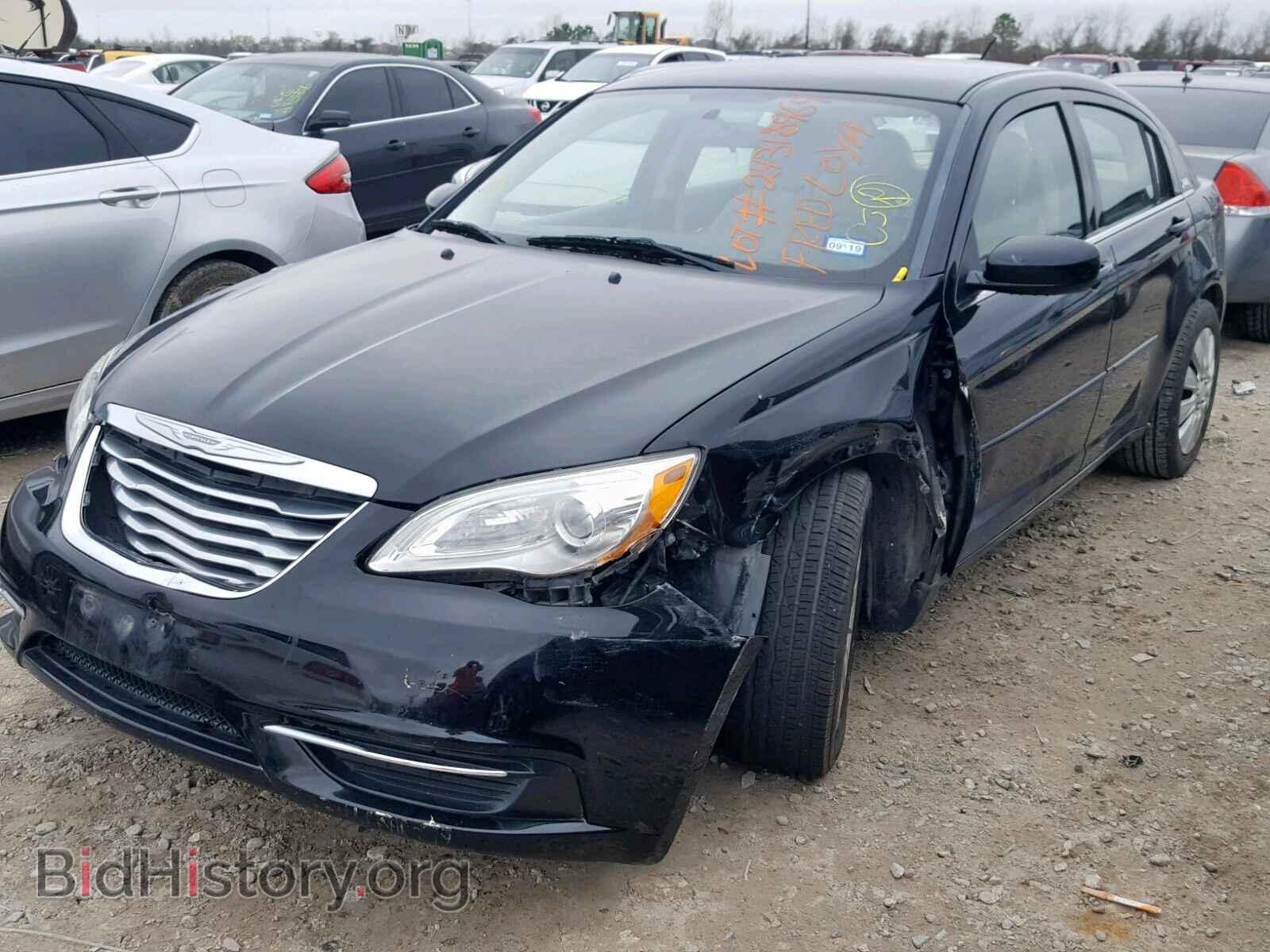 2013 CHRYSLER 200 - VIN: 1C3CCBABXDN588566 - Фото 2
