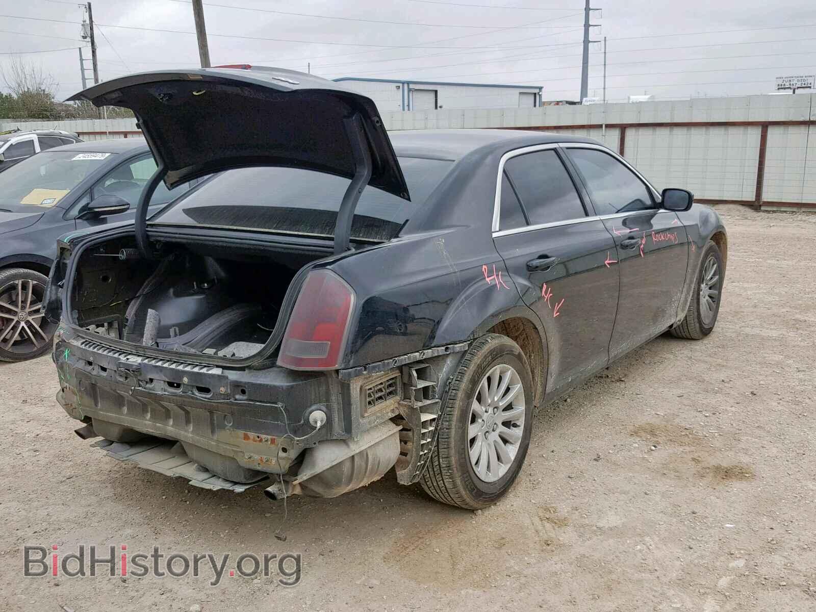 2013 CHRYSLER 300 - VIN: 2C3CCAAGXDH528897 - Фото 4