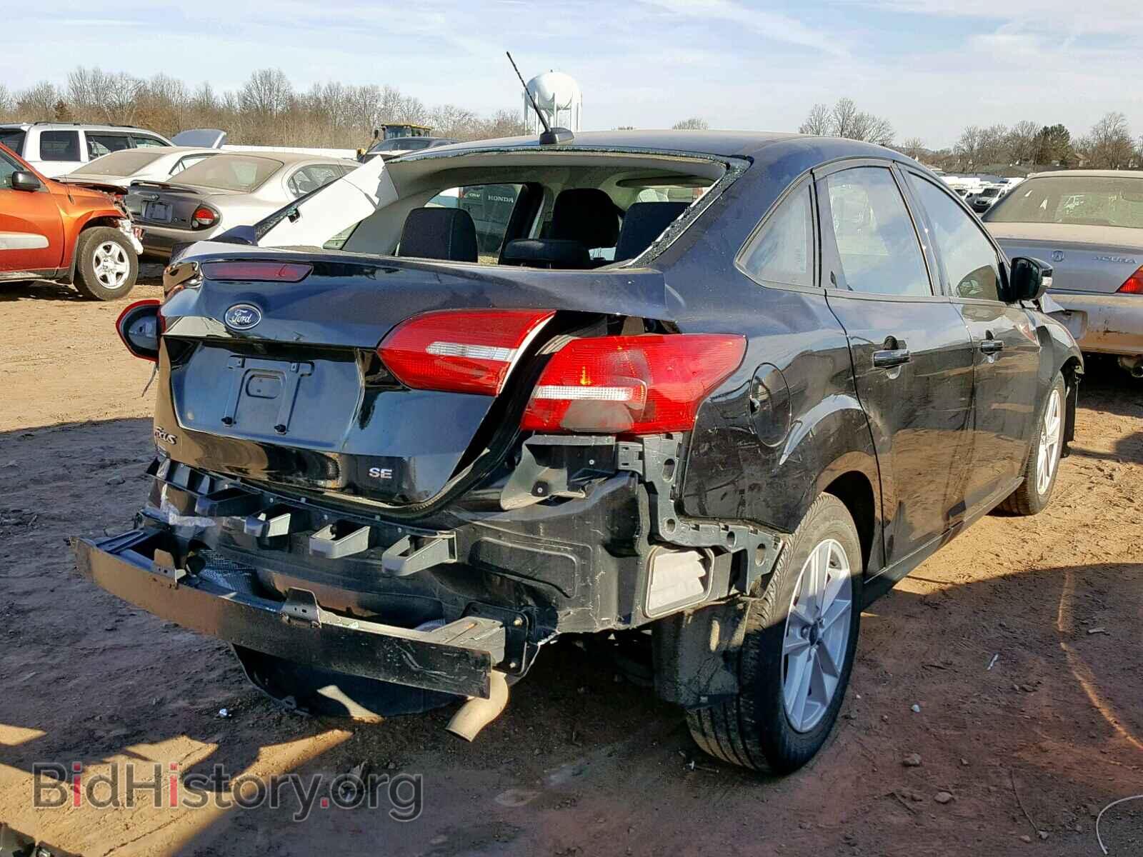 2017 FORD FOCUS SE - VIN: 1FADP3F2XHL232452 - Фото 4
