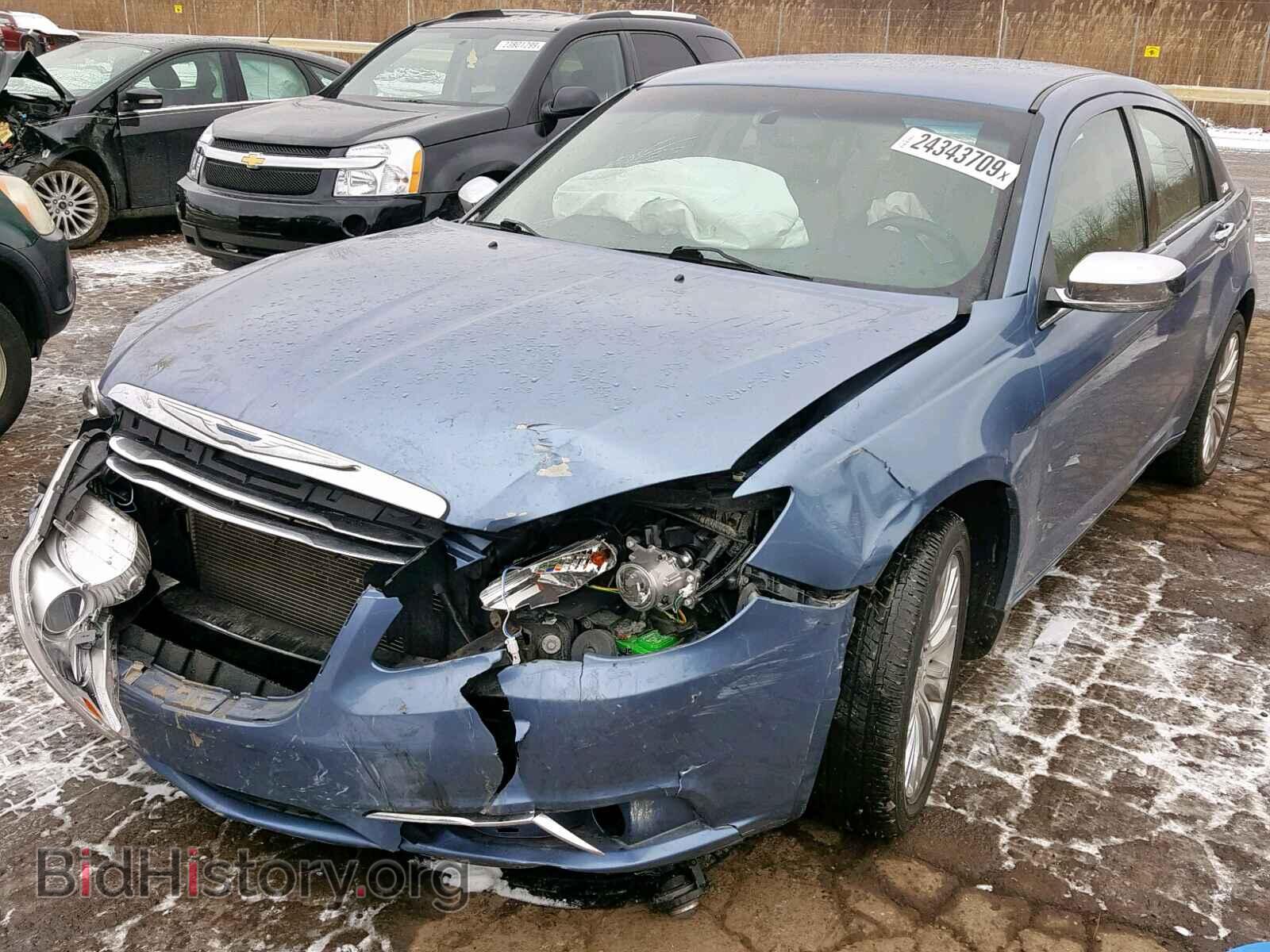 2011 CHRYSLER 200 - VIN: 1C3BC2FB3BN533619 - Фото 2