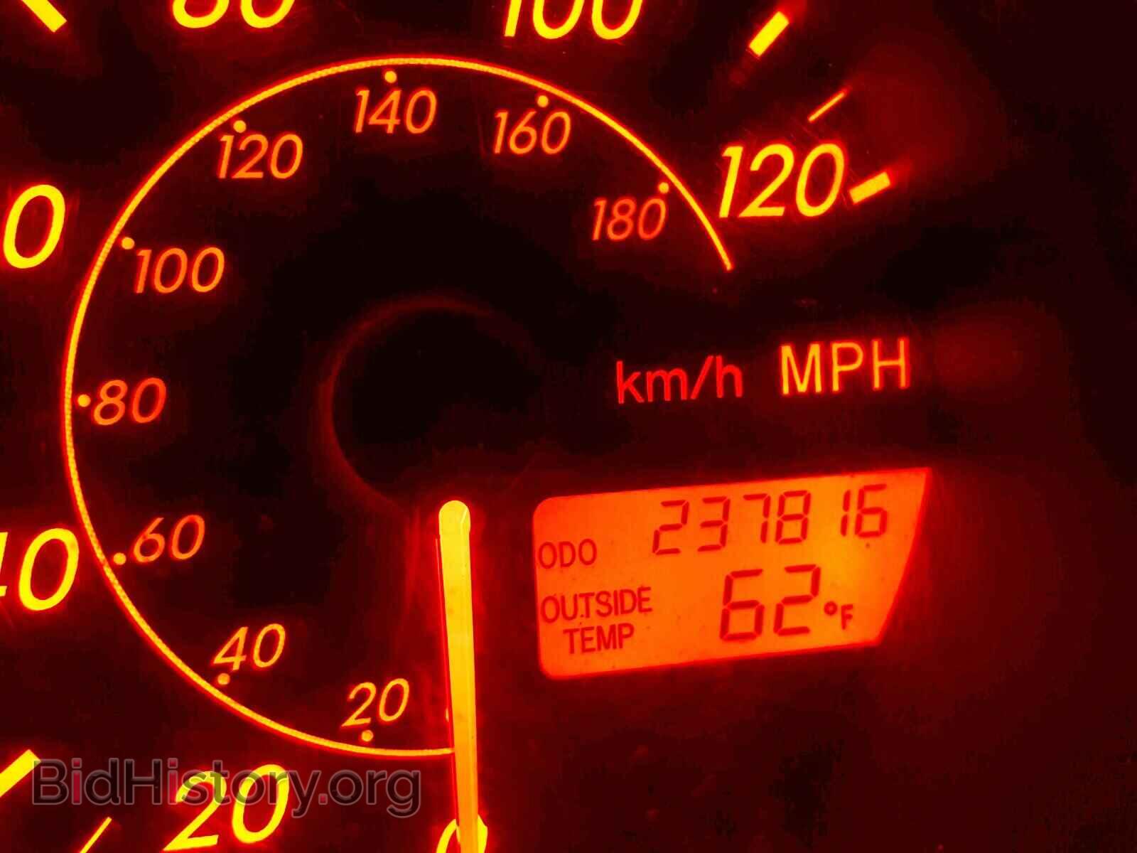 2003 TOYOTA COROLLA - VIN: 2T1KR32E23C099617 - Фото 8