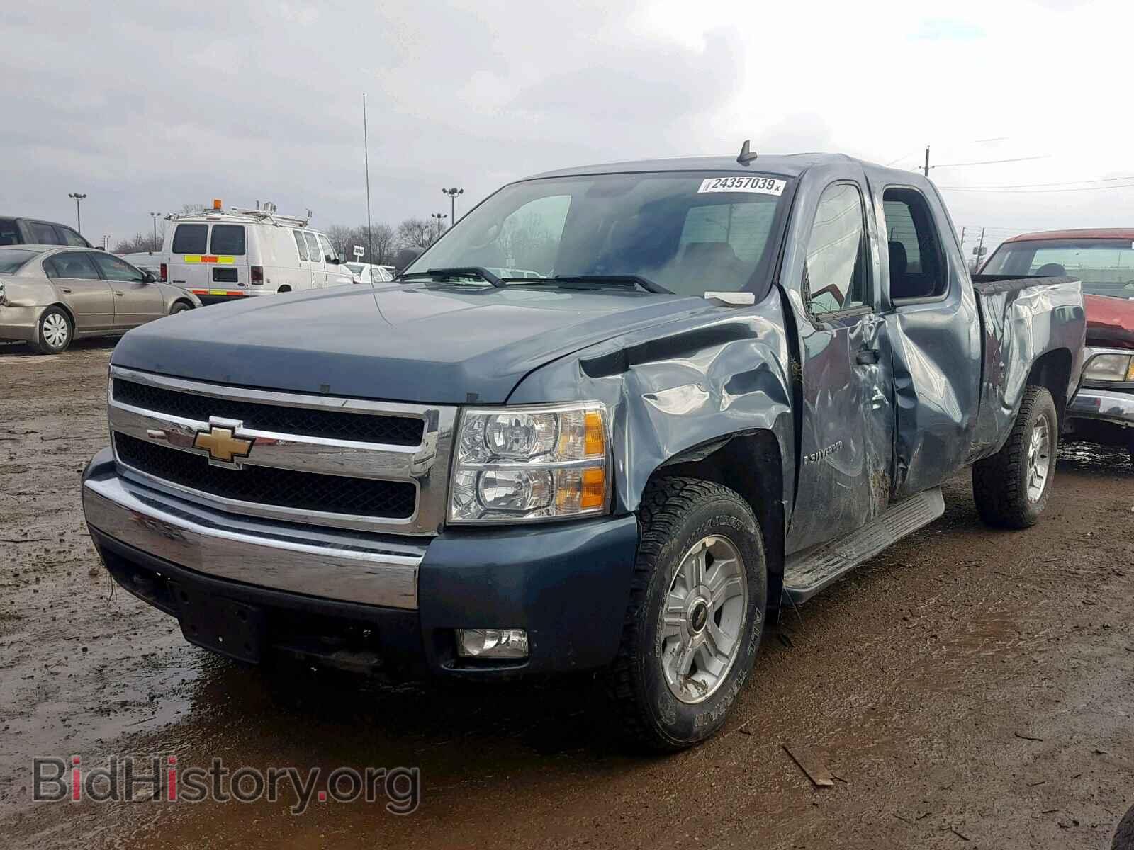 2007 CHEVROLET SILVERADO - VIN: 2GCEK19J671729183 - Фото 2