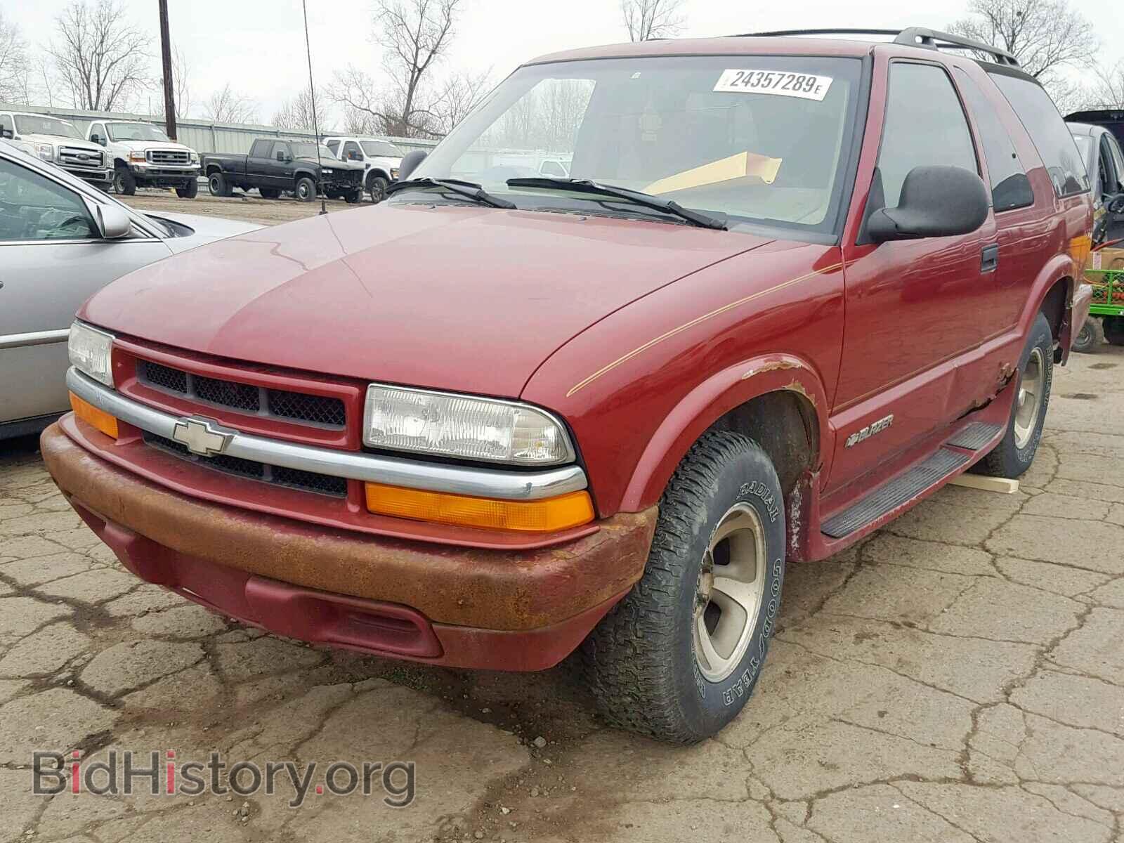 1998 CHEVROLET BLAZER - VIN: 1GNCS18W2WK157989 - Фото 2